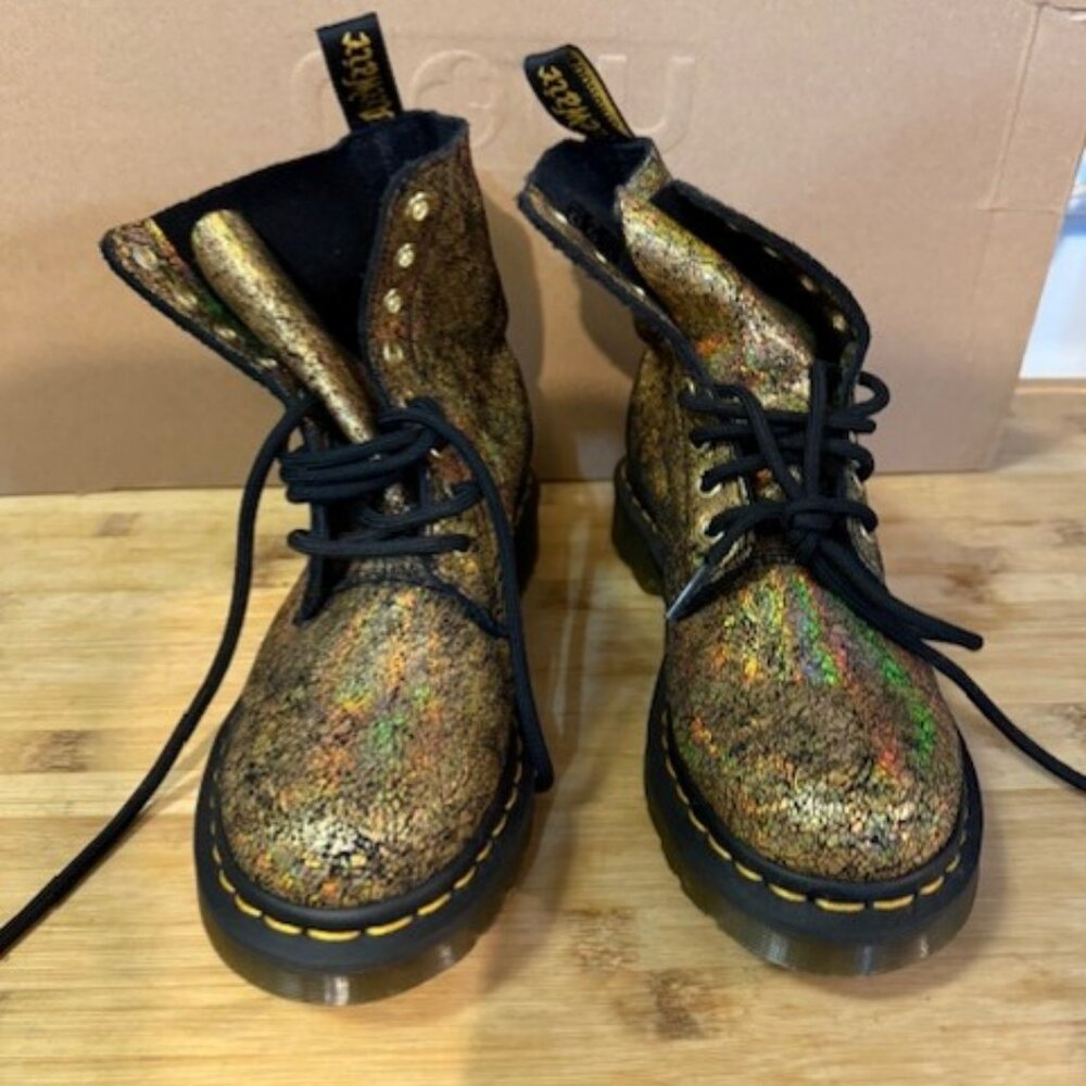 Dr. Martens Cracked Gold 1460 Pascal Lace-Up Boots - NWOT - Picture 5 of 16